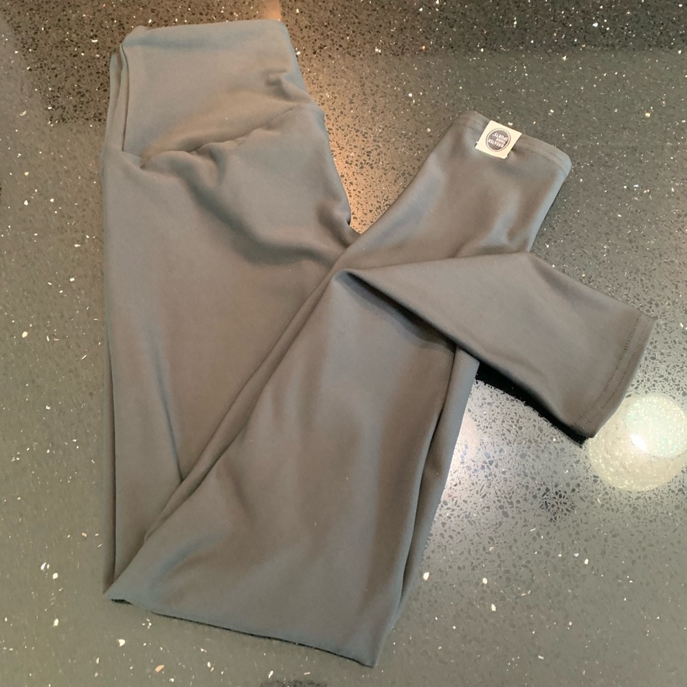 XS Greater than sports leggings- with tag!
